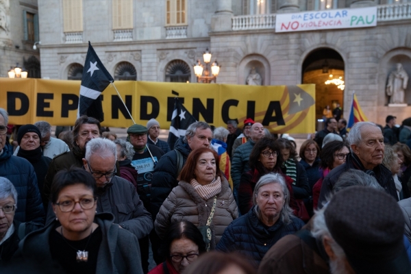 La ANC y Òmnium celebran a Xirinacs, el cura que se declaró 