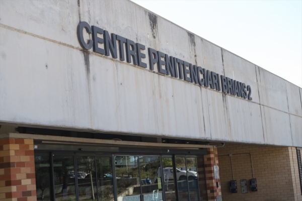 Promocionar el consumo de droga en papel de plata sin plomo: la surrealista iniciativa de una cárcel catalana