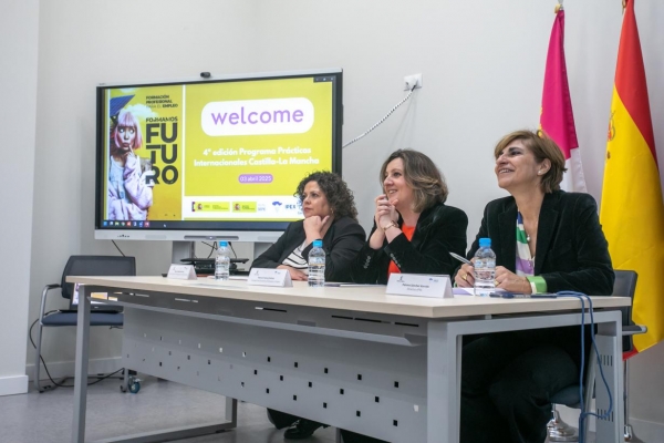 Un total de 21 jóvenes de la cuarta promoción de las Becas de Internacionalización se preparan para completar su formación con prácticas en el exterior