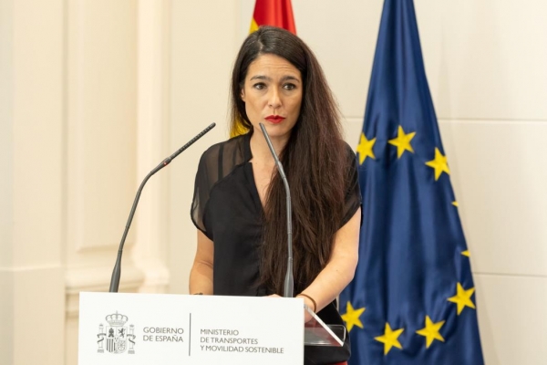 Transportes avanza en una estrategia participativa y pionera en Europa para atajar la pobreza en el transporte