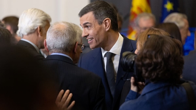 El Gobierno llega con las manos atadas al golpe de Trump tras saltarse las alertas del FMI y S&P 