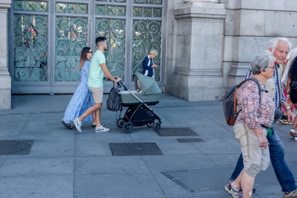 España se ceba con las familias con hijos al aplicar una 'cuña' del 36% de impuestos al trabajo