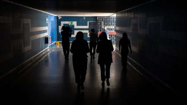 Miedo a otro apagón: las grandes empresas se blindan con generadores para ‘sobrevivir’ durante semanas  