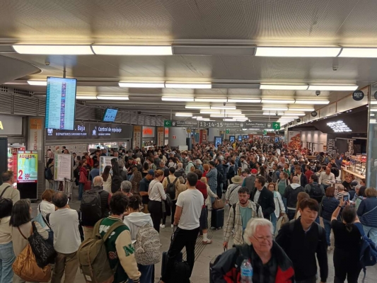 Caos en estaciones y vías: el apagón afectó a más de 1,4 millones de pasajeros