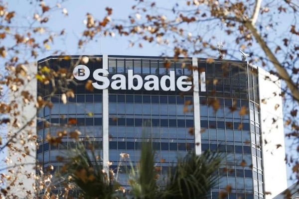 El Sabadell prepara ya las indemnizaciones millonarias a la cúpula por si triunfa la opa del BBVA