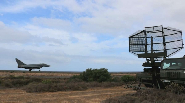 Medio millar de militares simulan la defensa aérea de Galicia: cazas, baterías antiaéreas y una fragata
