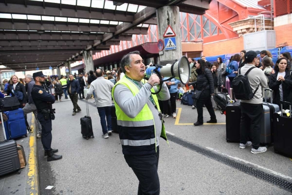 Adif y Renfe se han embolsado 5.000 millones de fondos UE... y sigue el colapso