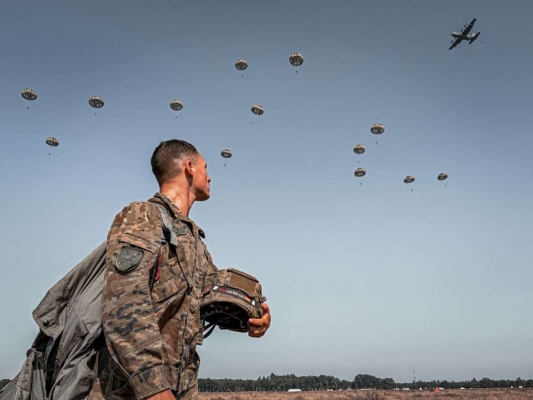 EEUU pone a prueba la defensa de Europa y España moviliza 1.400 soldados