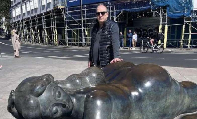 Juan Abreu: “Hay que fundar un movimiento que defienda la masculinidad y que su bandera luzca un falo enhiesto”