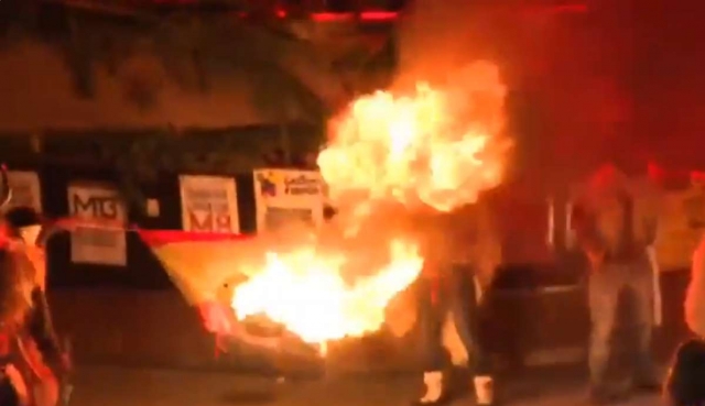 La Guardia Civil investiga la quema de banderas de España e Israel en el carnaval de Alsasua