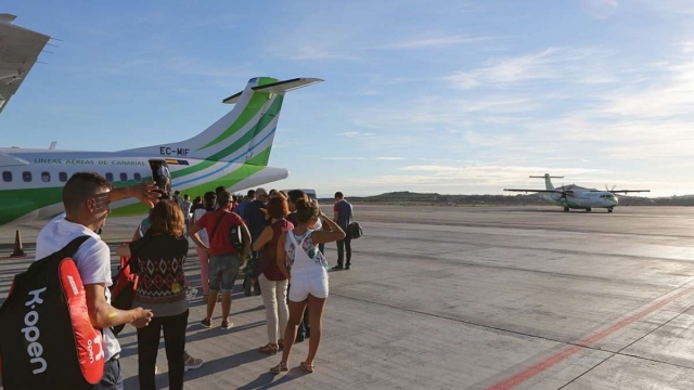 Descuento residente de Canarias: la compleja ecuación de volar en las islas