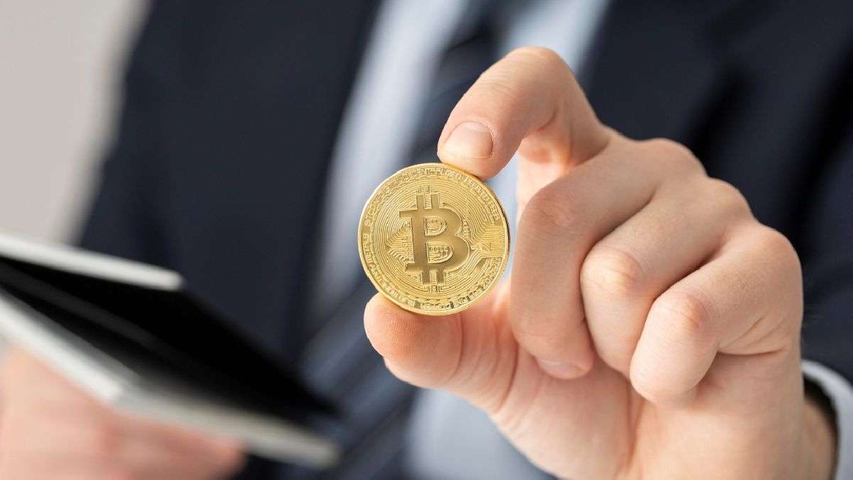 Bitcoin roza los 100.000 euros de precio: claves de este récord histórico |  Vozpópuli