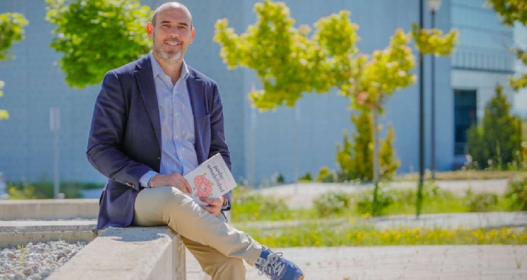 Ser amable es rentable evolutivamente, así lo explica un neurocientífico