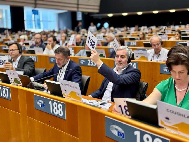 Canarias acelera para escapar del colapso energético