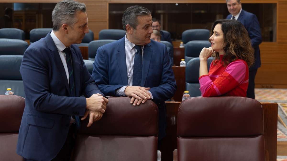 Madrid se pone en guardia ante las previsiones de apagón y la falta de información desde Moncloa