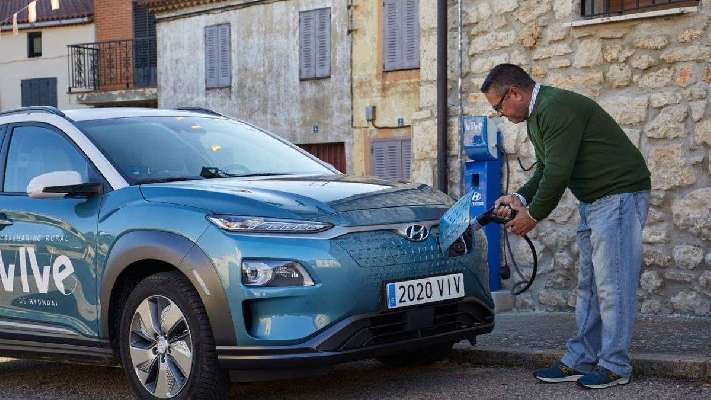 Así es el renting social para rentas bajas: coches eléctricos desde 130 euros al mes
