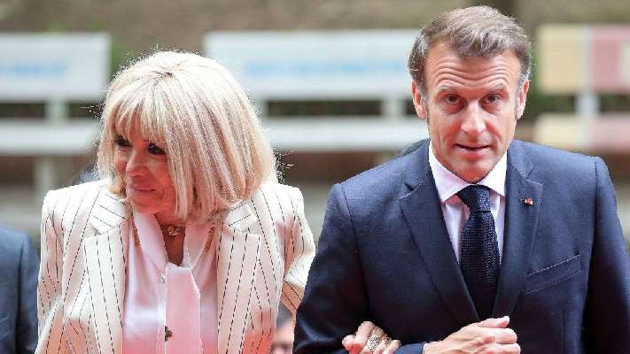 Una experta en lectura de labios revela lo que le dijo Brigitte a Macron tras abofetearle