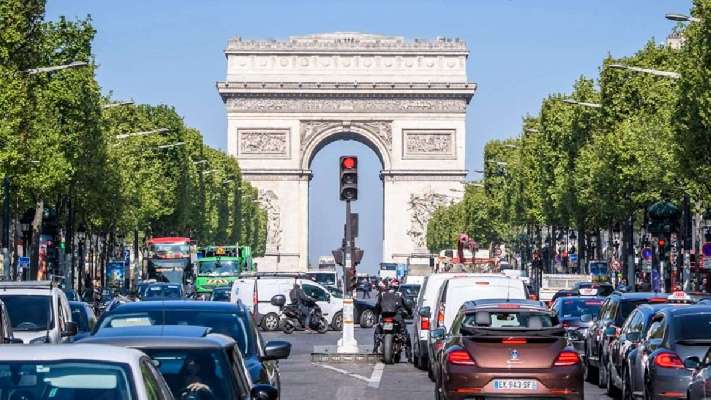 Bofetada al macronismo: Francia deroga las zonas de bajas emisiones en las grandes ciudades