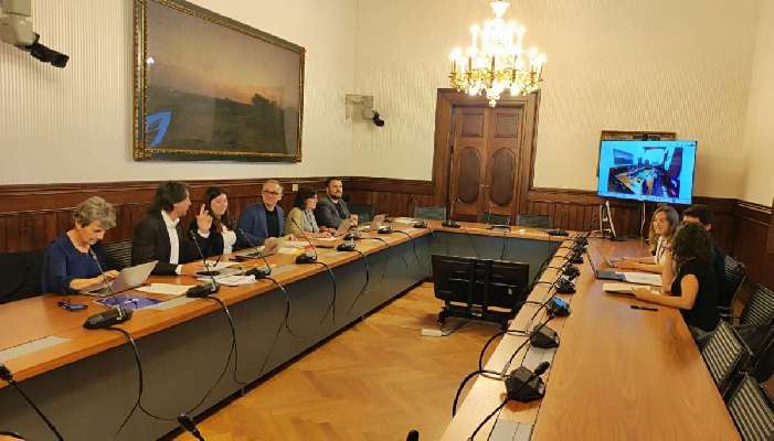 Los socios de Illa obligarán a tres directores del CNI a comparecer en el Parlament