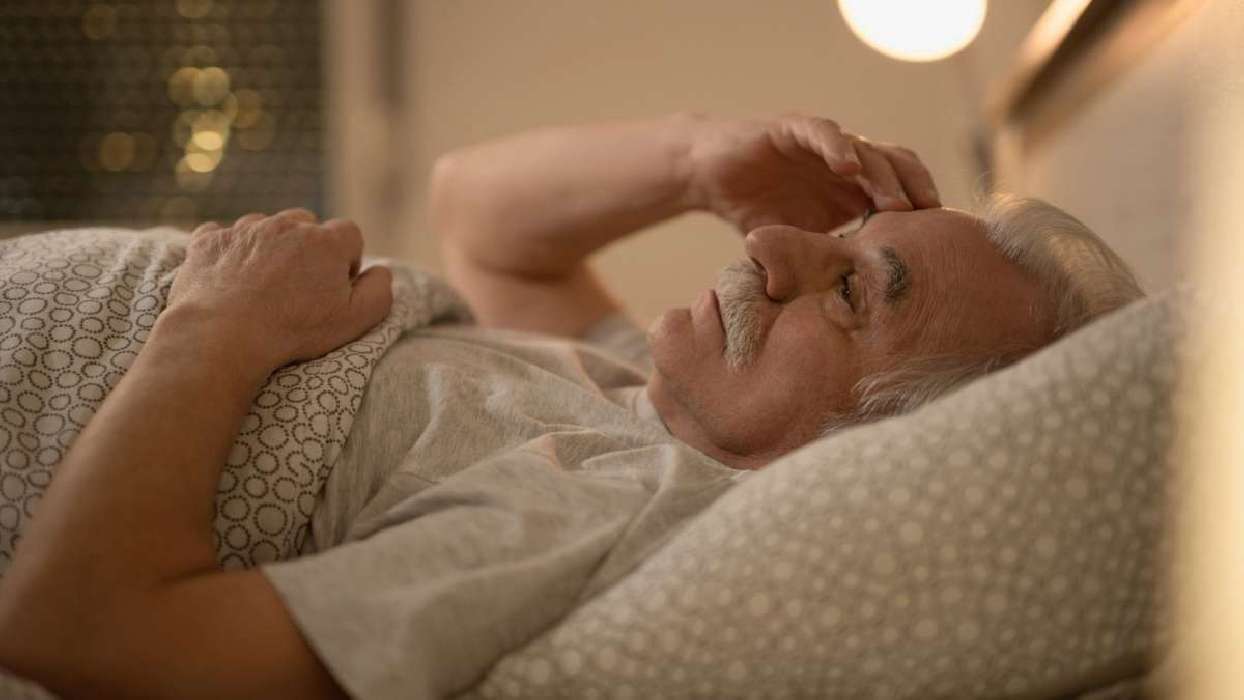 Dormir bien a partir de los 60 años no es sencillo - Drazen Zigic en Freepik