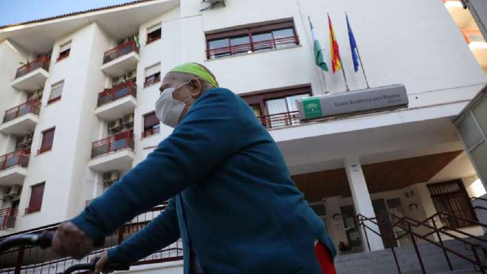 Bustinduy financia el 50% de las ayudas para los ancianos vascos y sólo el 37% a los andaluces