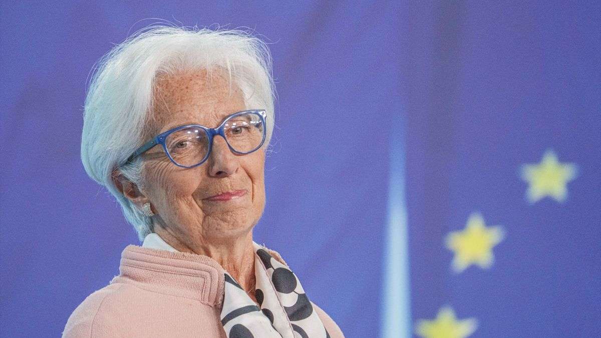 El BCE ancla los tipos en el 2% para ganar tiempo ante la crisis de Francia y la tensión con Rusia