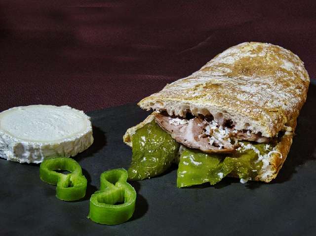 Qué es la Ruta del Paquito: disfruta de un bocadillo de cordero único en más de 200 bares de 15 ciudades