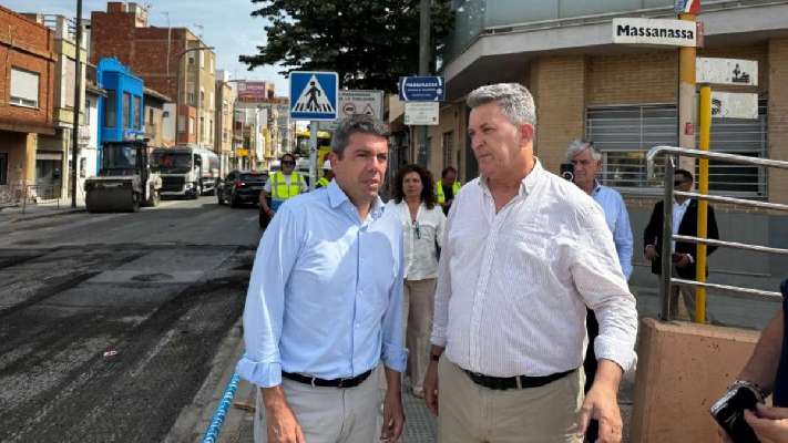 Mazón empieza a 'pisar' la zona cero de la dana donde se espera a Sánchez desde hace siete meses
