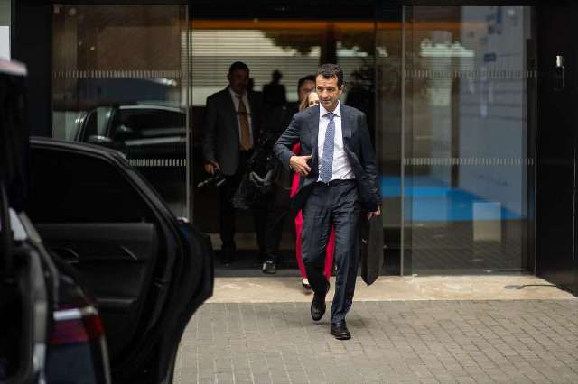 La fusión Escribano-Indra se cocina a fuego lento: 