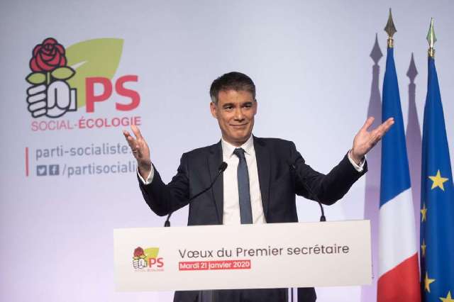 El socialismo francés borra su ADN socialdemócrata