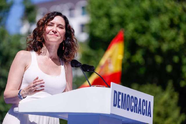 ¿Es Ayuso la competencia de Feijóo?