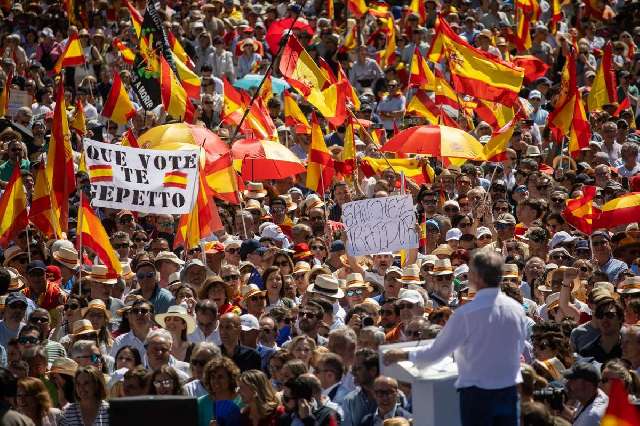 PSOE y PP buscan herirse, no matarse