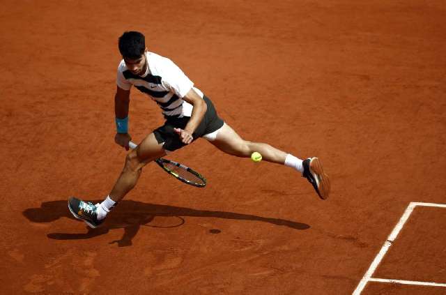 Alcaraz levanta dos sets en contra en la final de Roland Garros