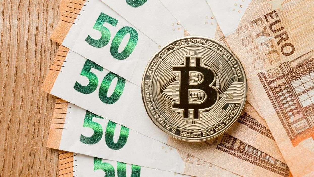 El BCE insiste en la necesidad del euro digital: Bitcoin y las criptomonedas  ya compiten con el euro | Vozpópuli