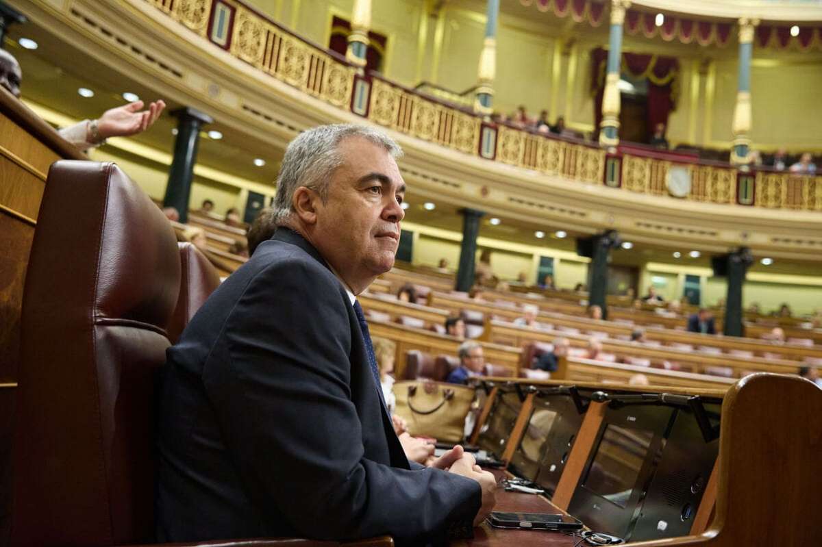 Más de 40.000 euros en gasolina y 6.000 euros por su cese: los pagos a Cerdán acreditados por el Congreso