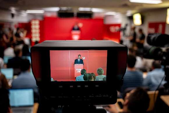 El enrocamiento de Sánchez indigna a los críticos: creen que el PSOE ya no le importa y solo quiere quedar impune