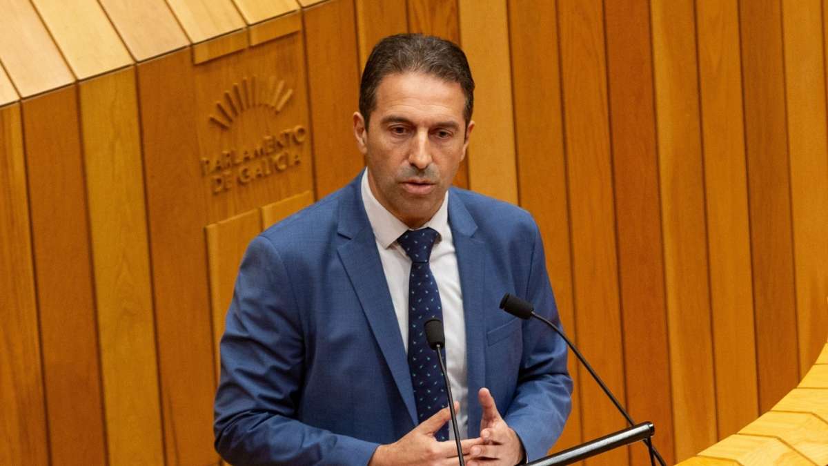 Alfonso Villares mantiene su vida personal lejos en un discreto plano