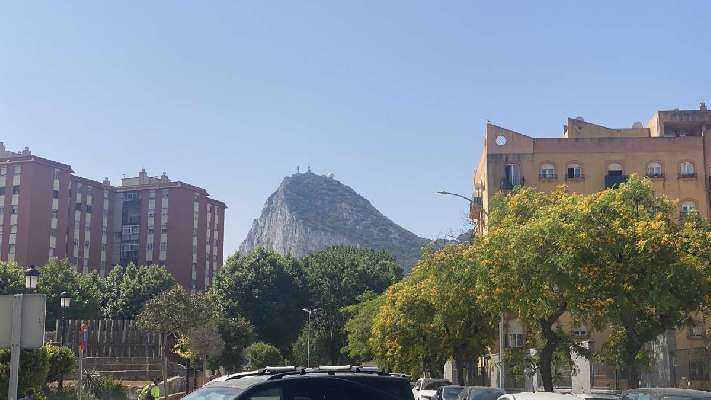 Viaje a La Línea, tras el acuerdo de Gibraltar: “Nos bajamos los pantalones ante el Reino Unido”