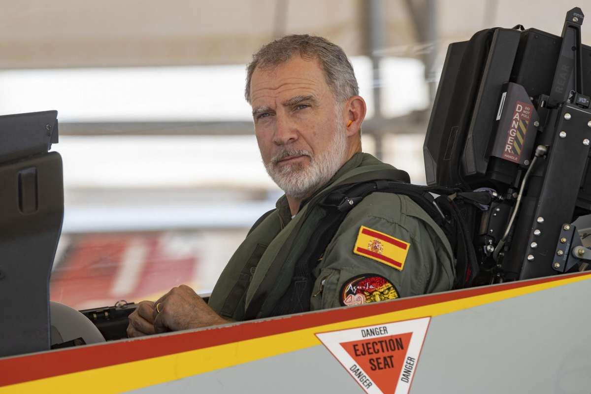 Rey Felipe con el uniforme de piloto
