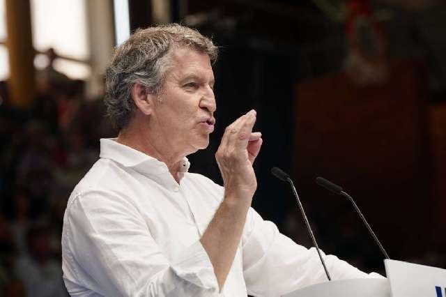 Feijóo rechaza “cordones sanitarios” a Vox y marca la Constitución como límite a sus pactos 