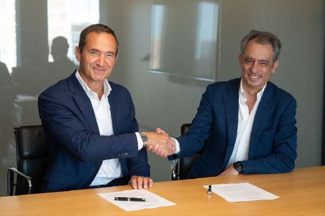 Naturgy y Moeve lanzan una oferta conjunta para movilidad, luz y gas