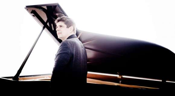 Javier Perianes: “Beethoven es como la línea circular del metro: siempre se vuelve a él”