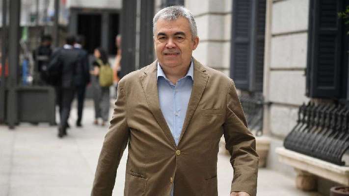 Así es el lujoso ático donde vive Santos Cerdán, con su mujer y su hija, en una de la zonas más caras de Madrid