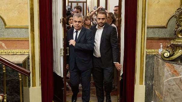 Varios abogados plantan a Santos Cerdán para evitar el daño reputacional