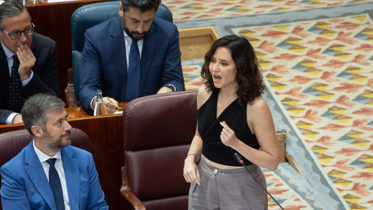 Funcionarios madrileños contra la burocracia: la iniciativa para reducir el papeleo en la región