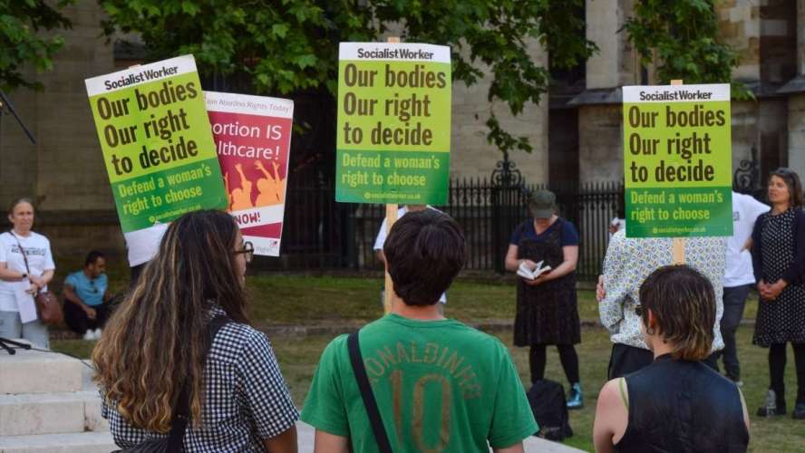 Reino Unido despenaliza el aborto y deja atrás una ley de 1861