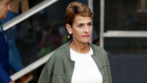 Así es María Chivite, presidenta de Navarra: su familia ligada al socialismo, un novio concejal, dos hijos y su sueldo