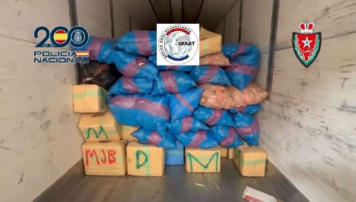 La Policía incauta en Almería un alijo de 15 toneladas de hachís oculto entre sandías procedentes de Marruecos