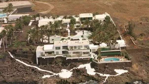 Pedro Sánchez y su mujer se van de vacaciones a Lanzarote: así es el palacio de La Mareta, con un coste de 10.000€