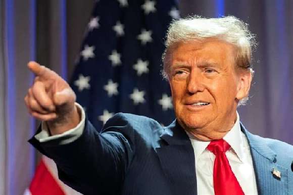 Trump retira ayudas para investigación a la Universidad de California por 